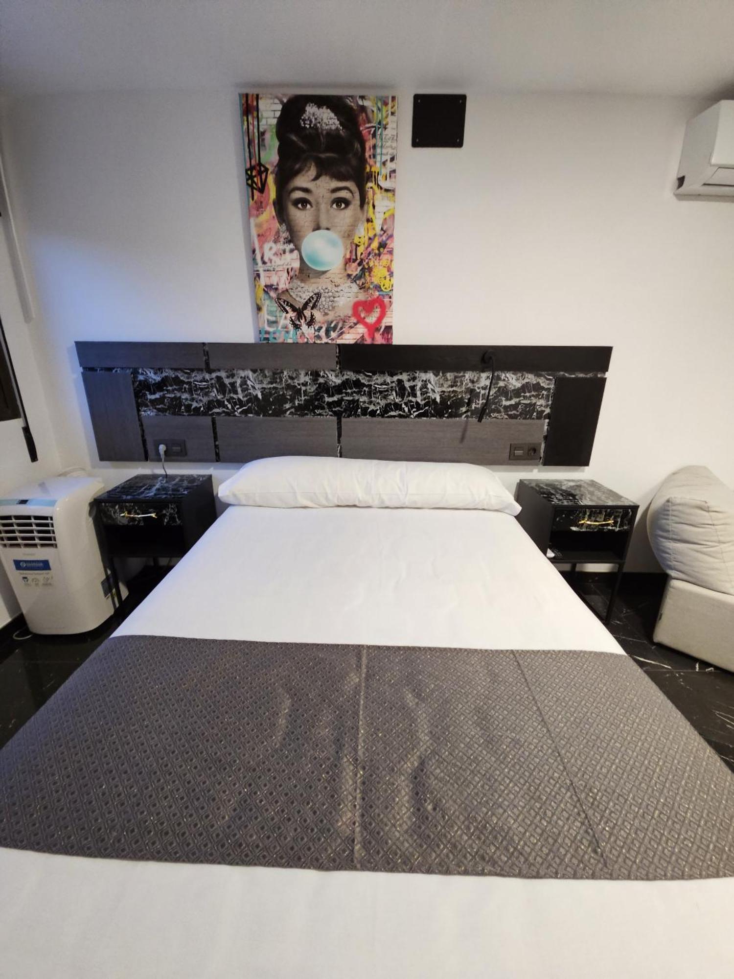 Apartamentos Benidorm Black Dış mekan fotoğraf